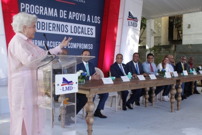 Contralor Catalino Correa participa en acto “Programa de apoyo a los Gobiernos Locales”