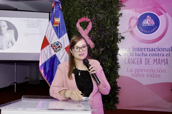 Contraloría imparte charla sobre detección temprana de cáncer de mama