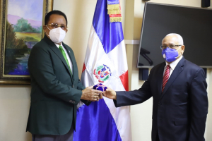 Contralor General de la República se suma a los esfuerzos y nuevas iniciativas para prevenir el uso indebido de drogas; recibe visita del presidente del Consejo Nacional de Drogas.